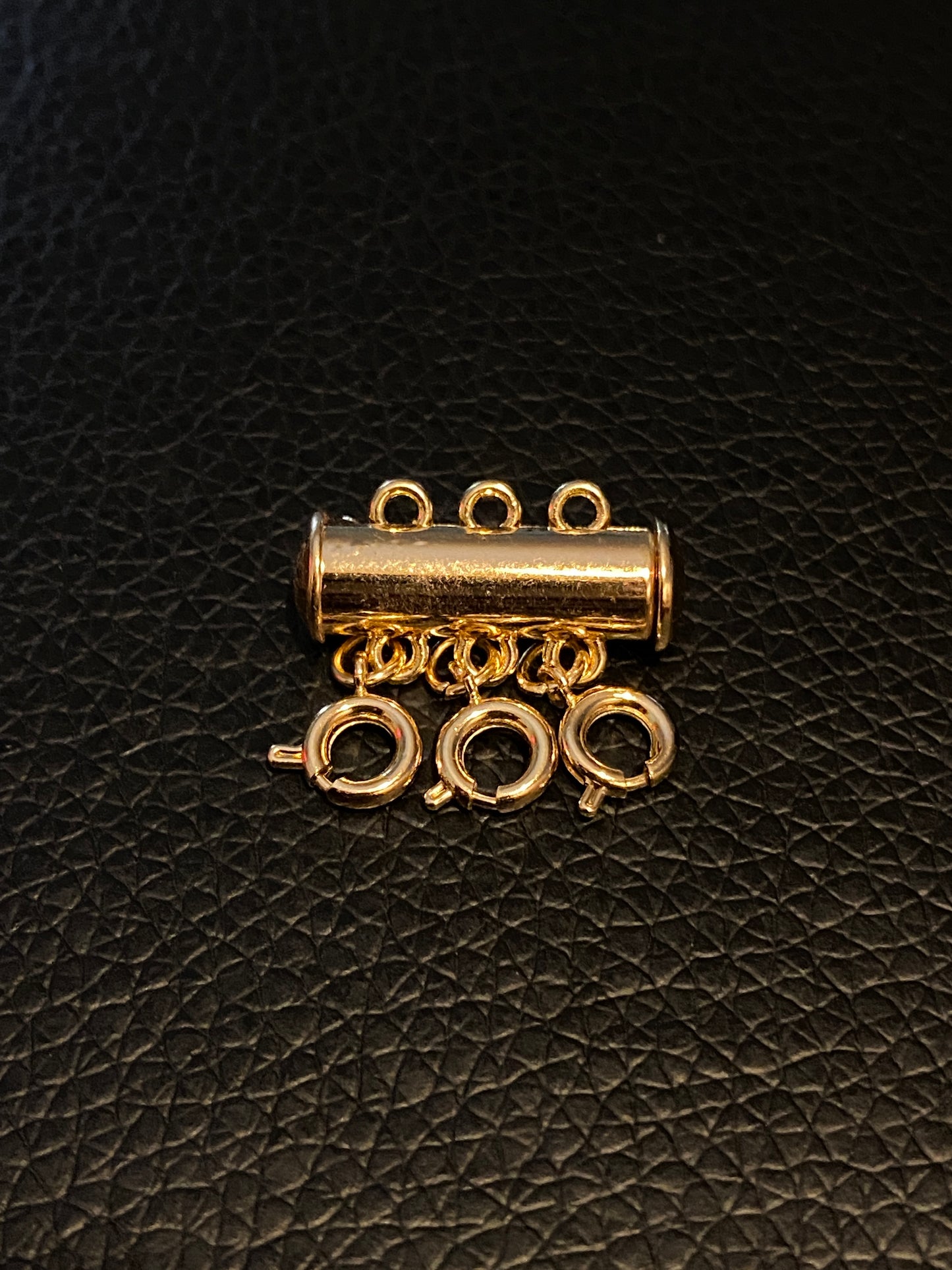 Necklet: Necklace Detangler