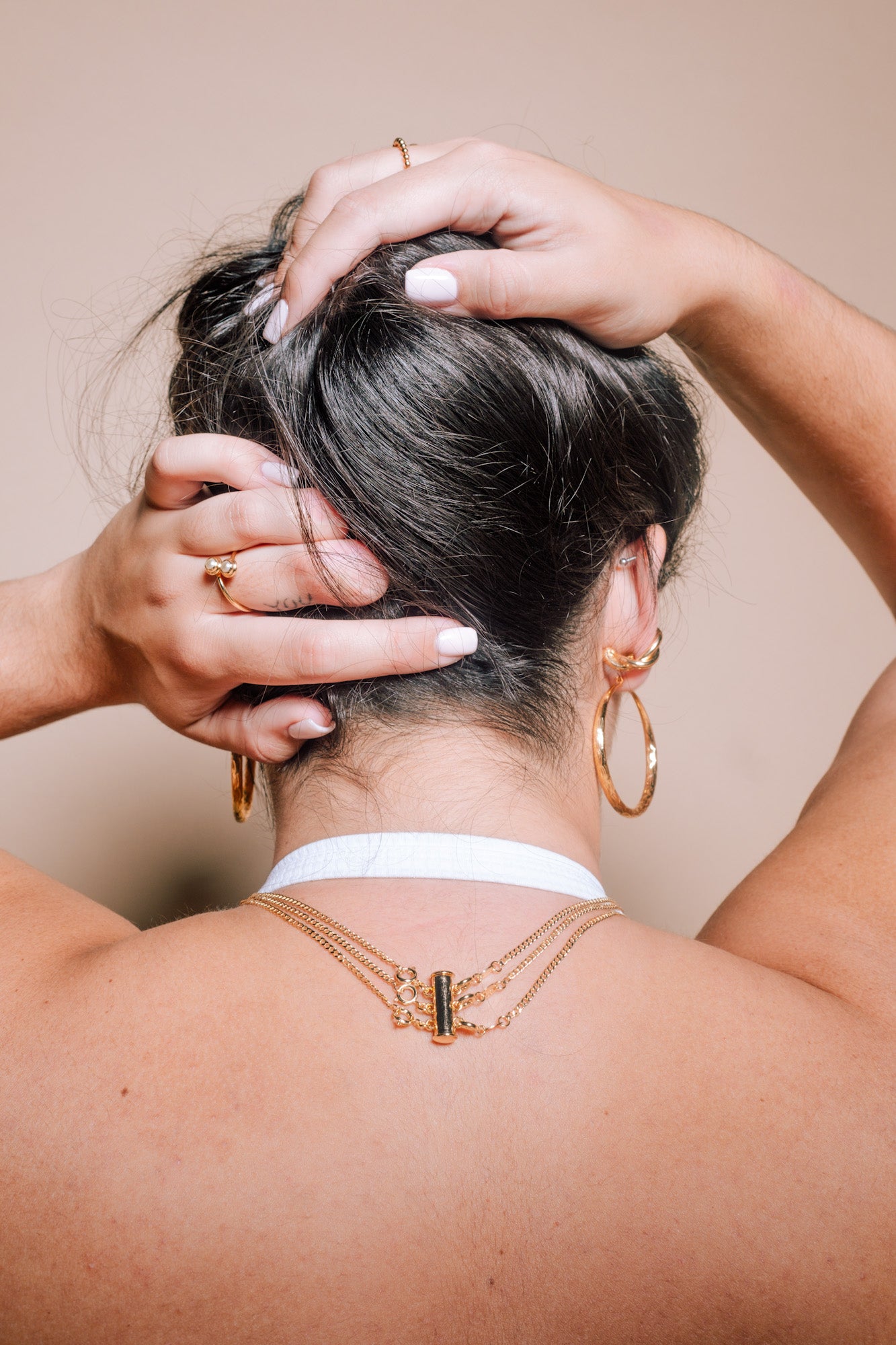 Necklet: Necklace Detangler